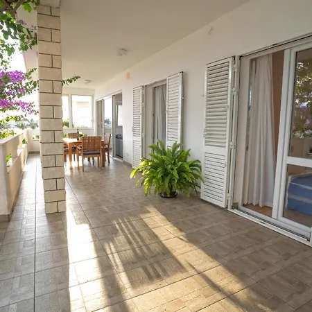 Bilonic דירה רוגוזניצה